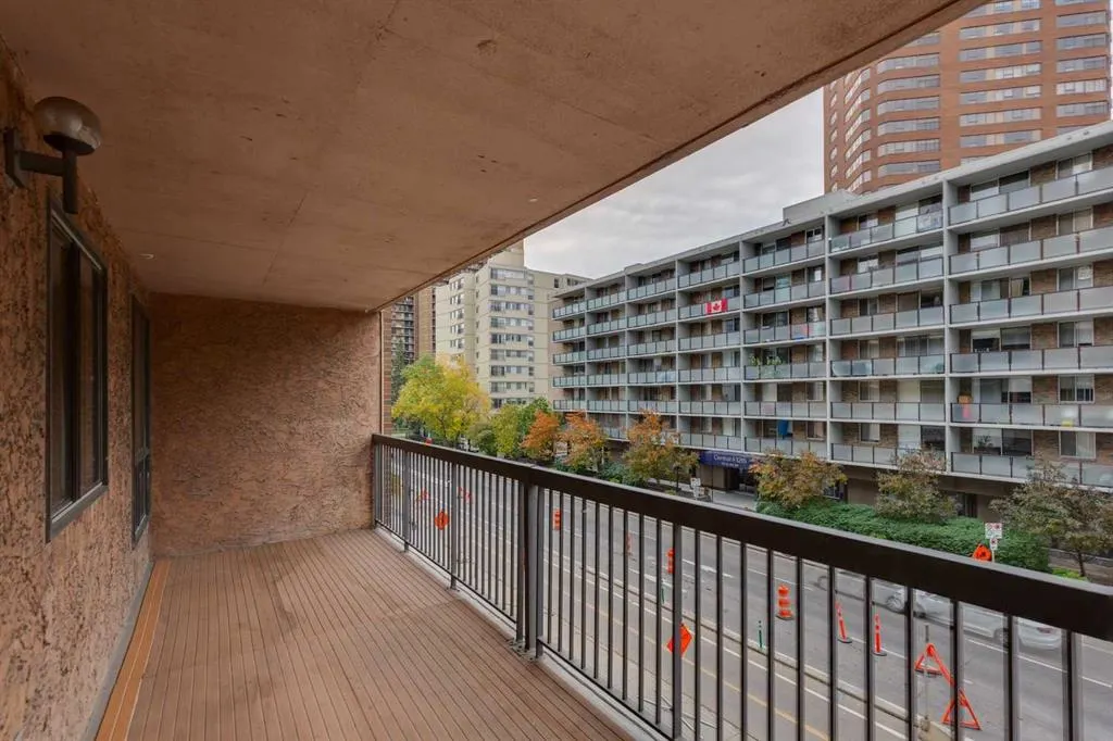 718 12 Avenue SW #306