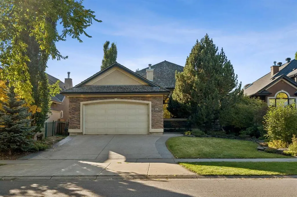 126 Mt Douglas Close SE