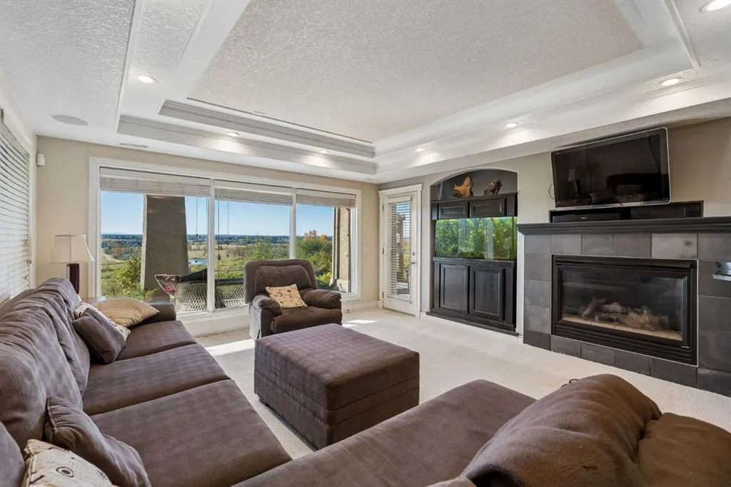 126 Mt Douglas Close SE