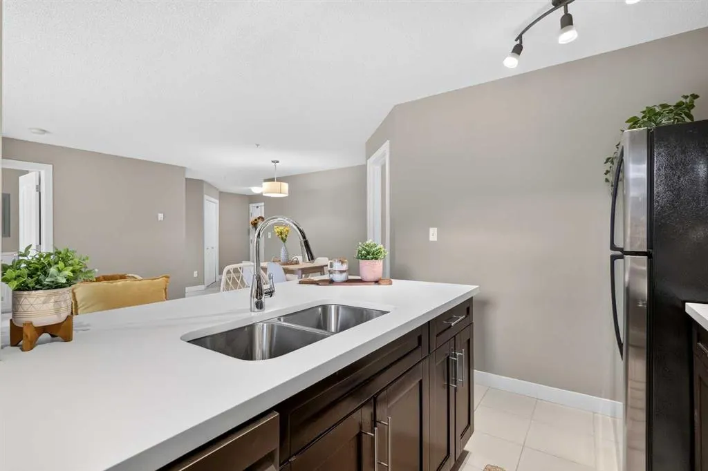 403 Mackenzie Way SW #2206