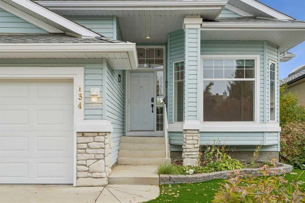 134 Valley Glen Heights NW