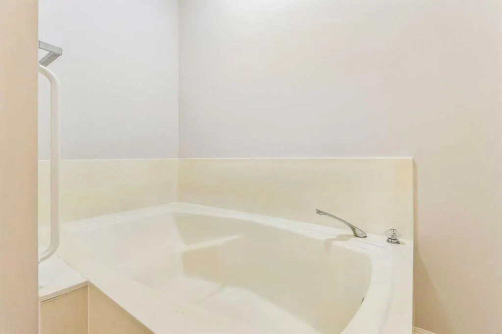 134 Valley Glen Heights NW