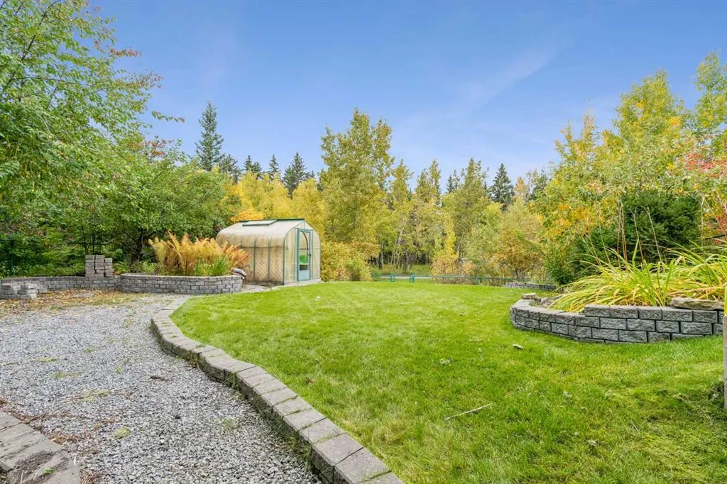 134 Valley Glen Heights NW