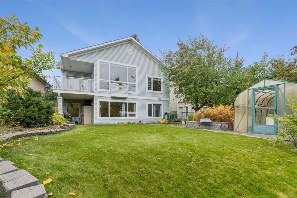 134 Valley Glen Heights NW