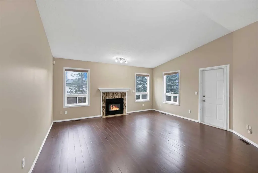 104 Catalina Circle NE