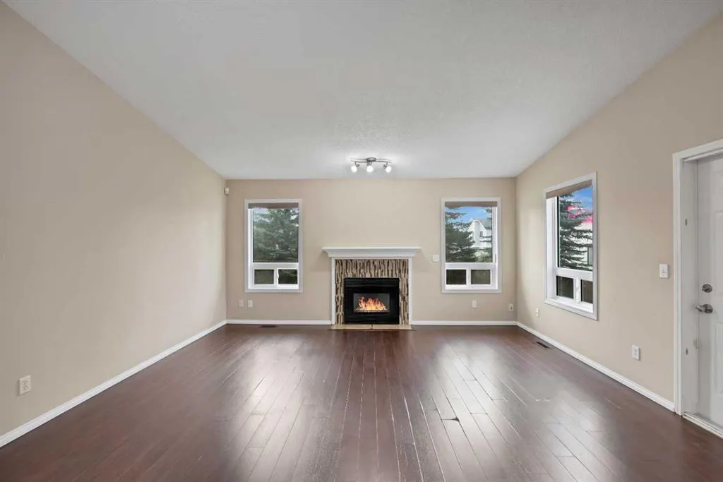 104 Catalina Circle NE