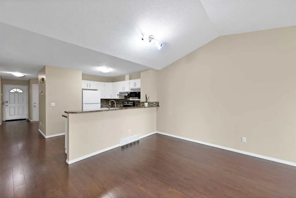 104 Catalina Circle NE