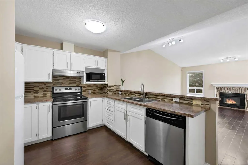 104 Catalina Circle NE