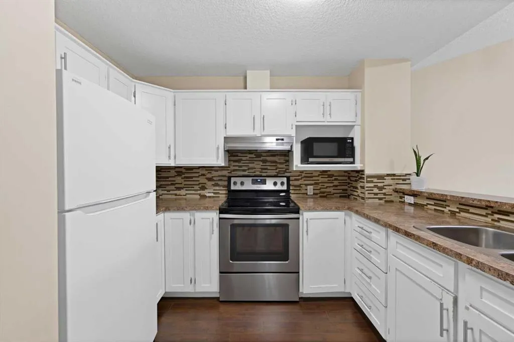 104 Catalina Circle NE