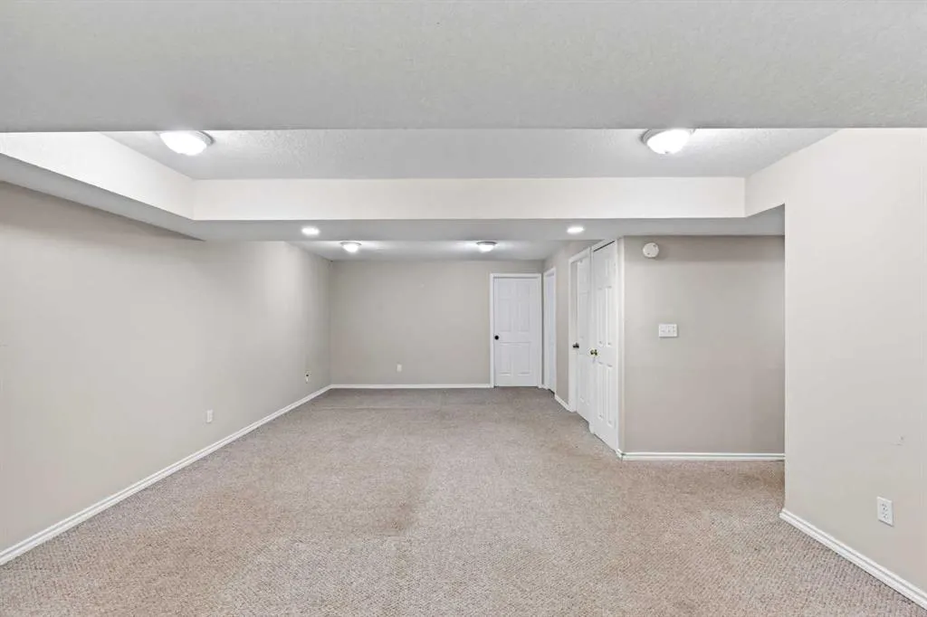 104 Catalina Circle NE