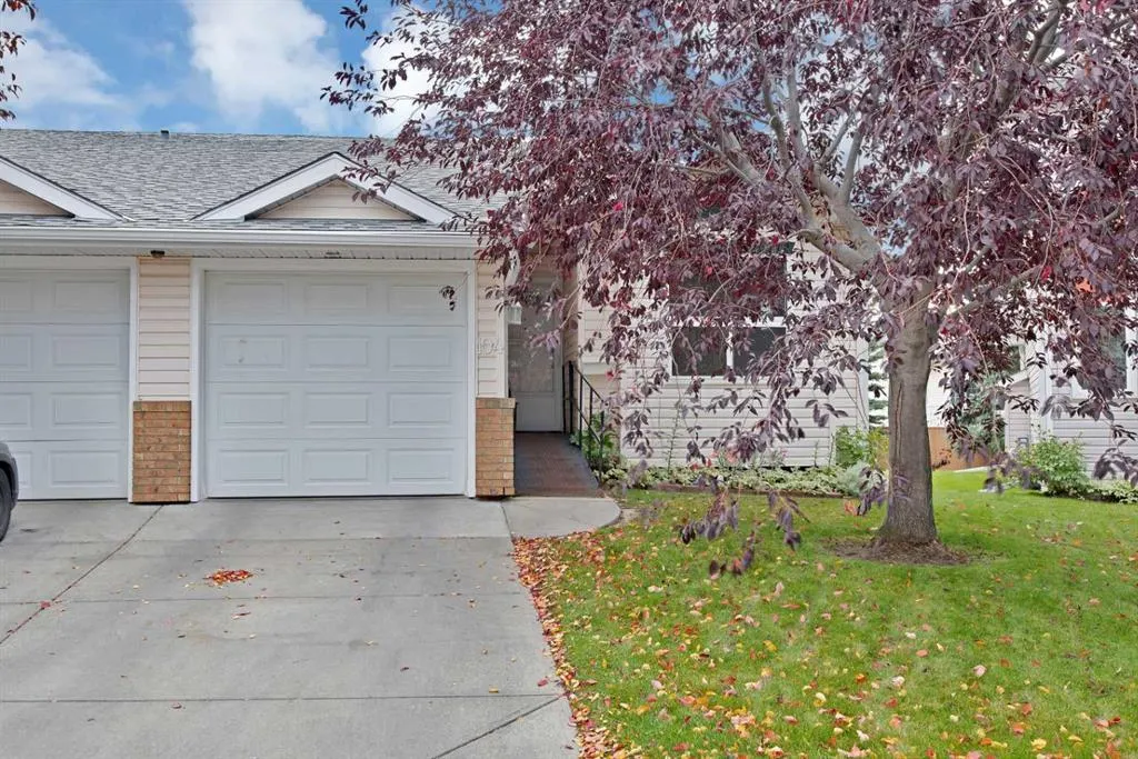 104 Catalina Circle NE