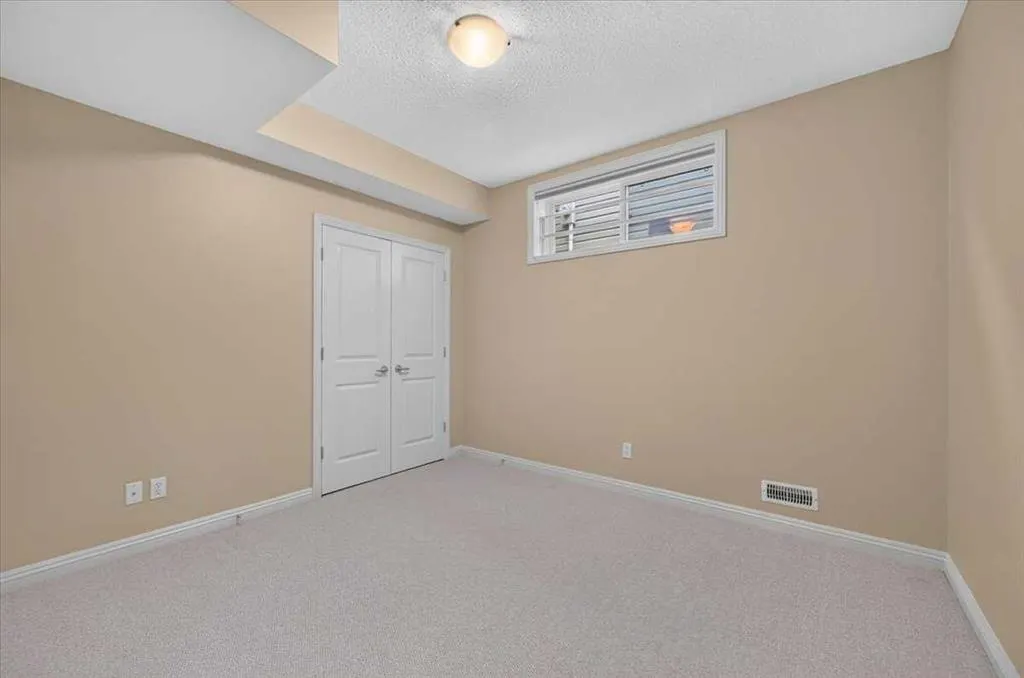 214 Kincora Heights NW