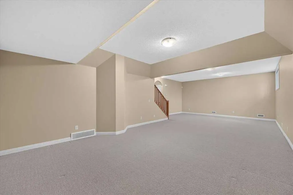 214 Kincora Heights NW