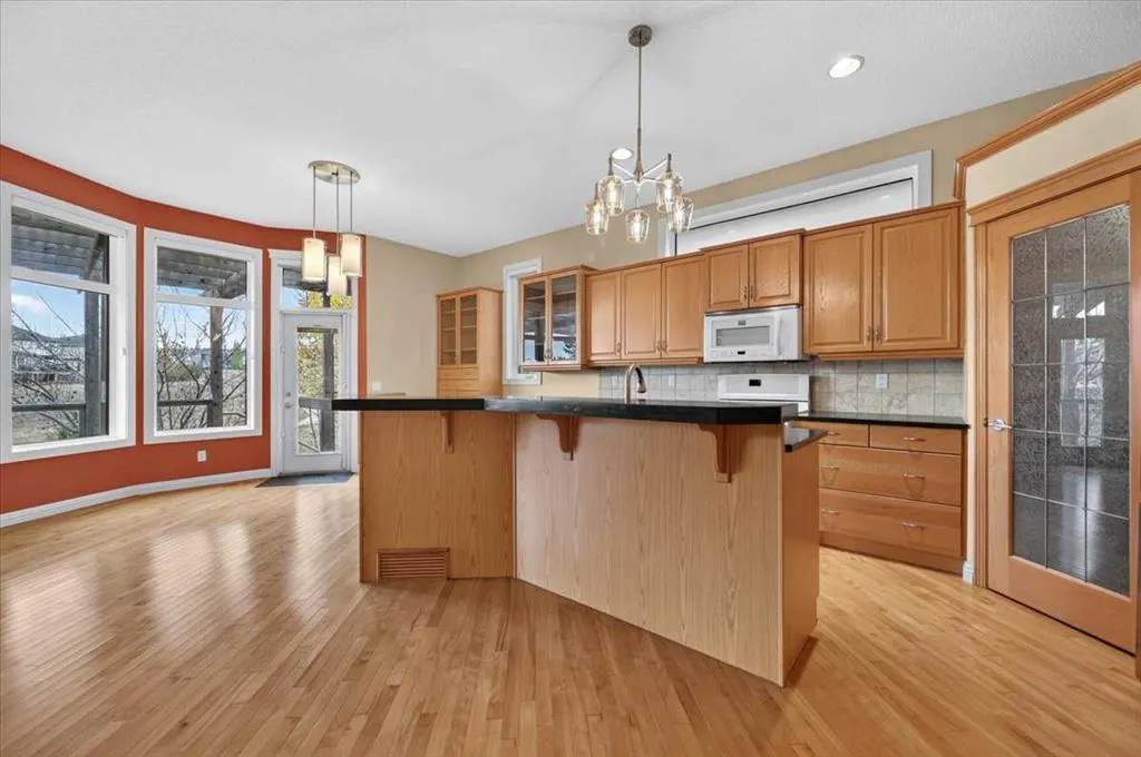 214 Kincora Heights NW