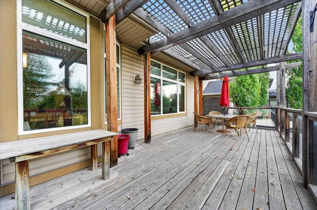 214 Kincora Heights NW