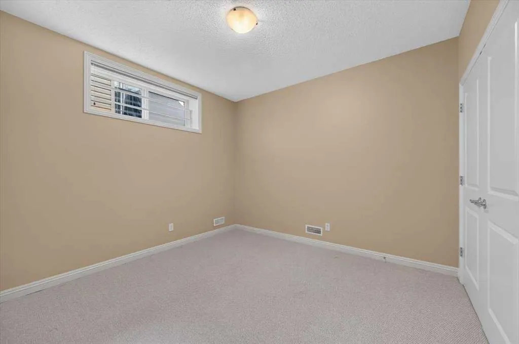 214 Kincora Heights NW