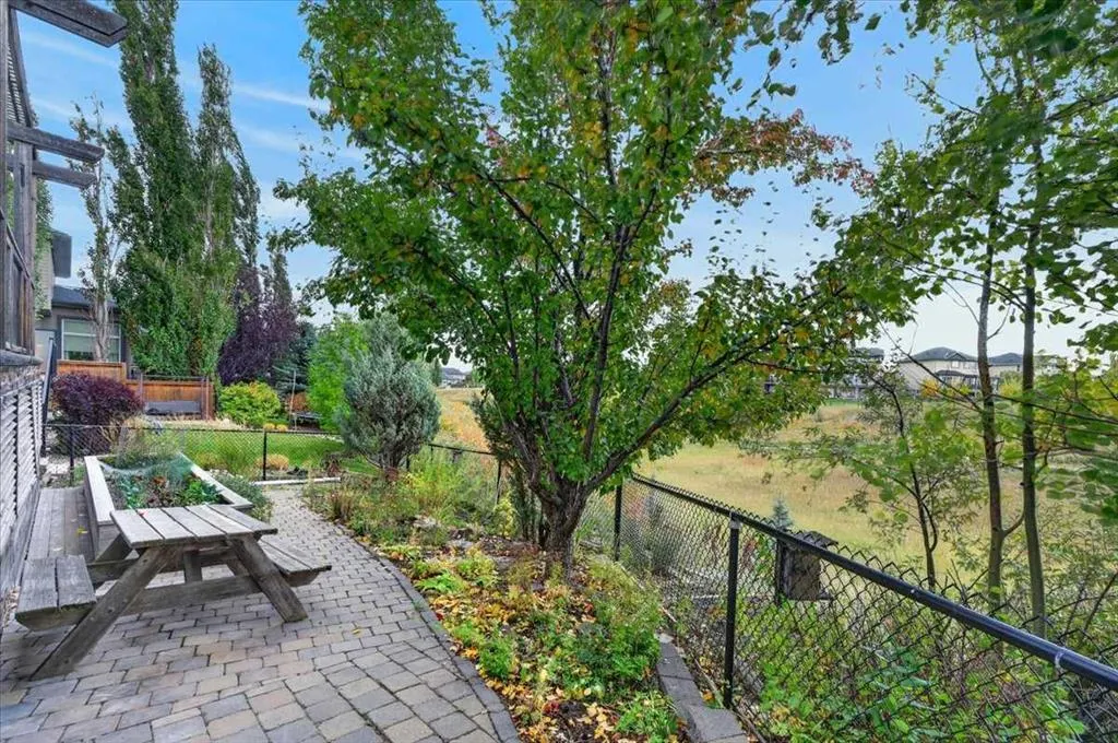 214 Kincora Heights NW