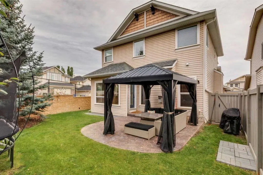 86 Cresthaven View SW