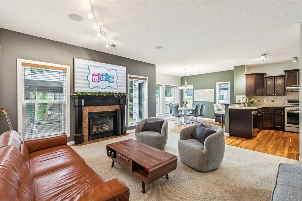 86 Cresthaven View SW