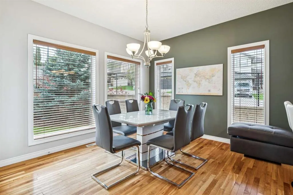 86 Cresthaven View SW