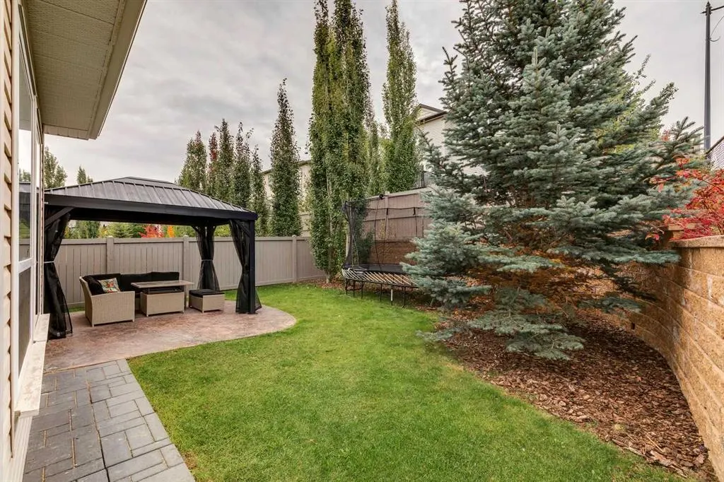 86 Cresthaven View SW