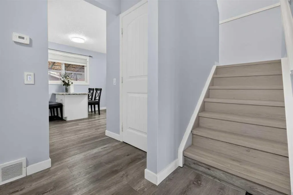 37 Erin Croft Crescent SE