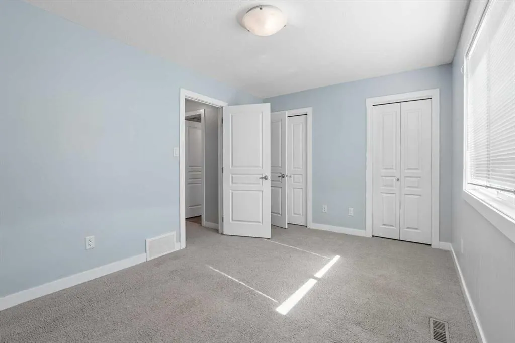 237 Silkstone Road W #4