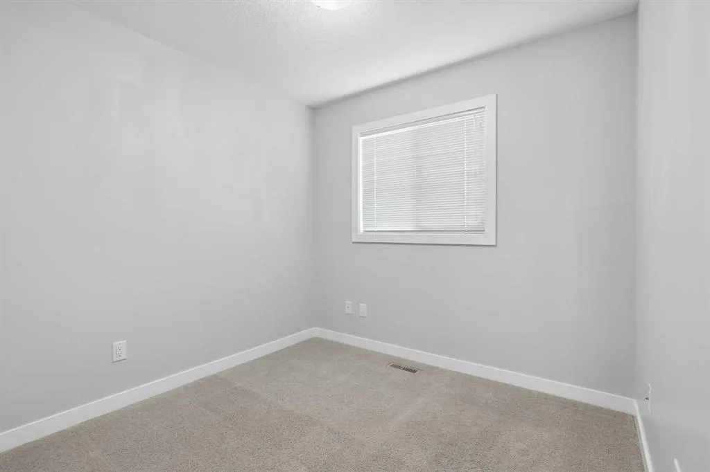 237 Silkstone Road W #4