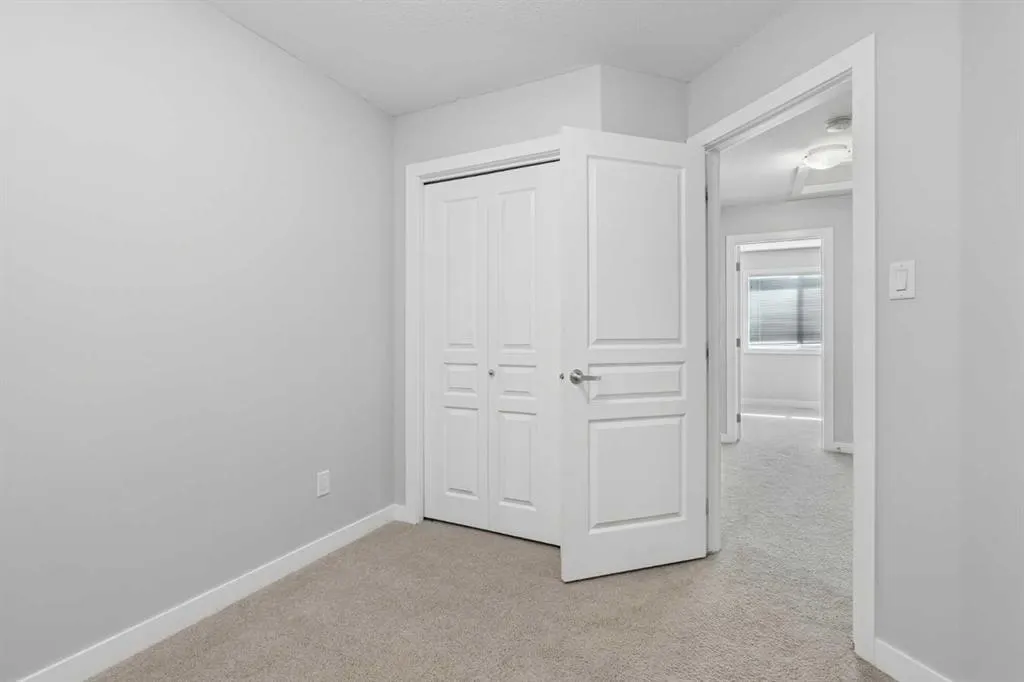 237 Silkstone Road W #4