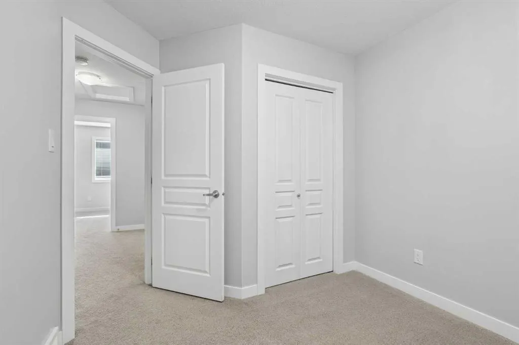 237 Silkstone Road W #4