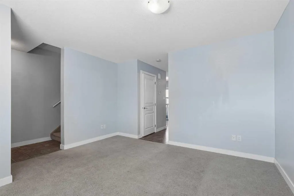 237 Silkstone Road W #4