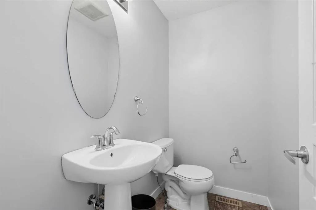 237 Silkstone Road W #4