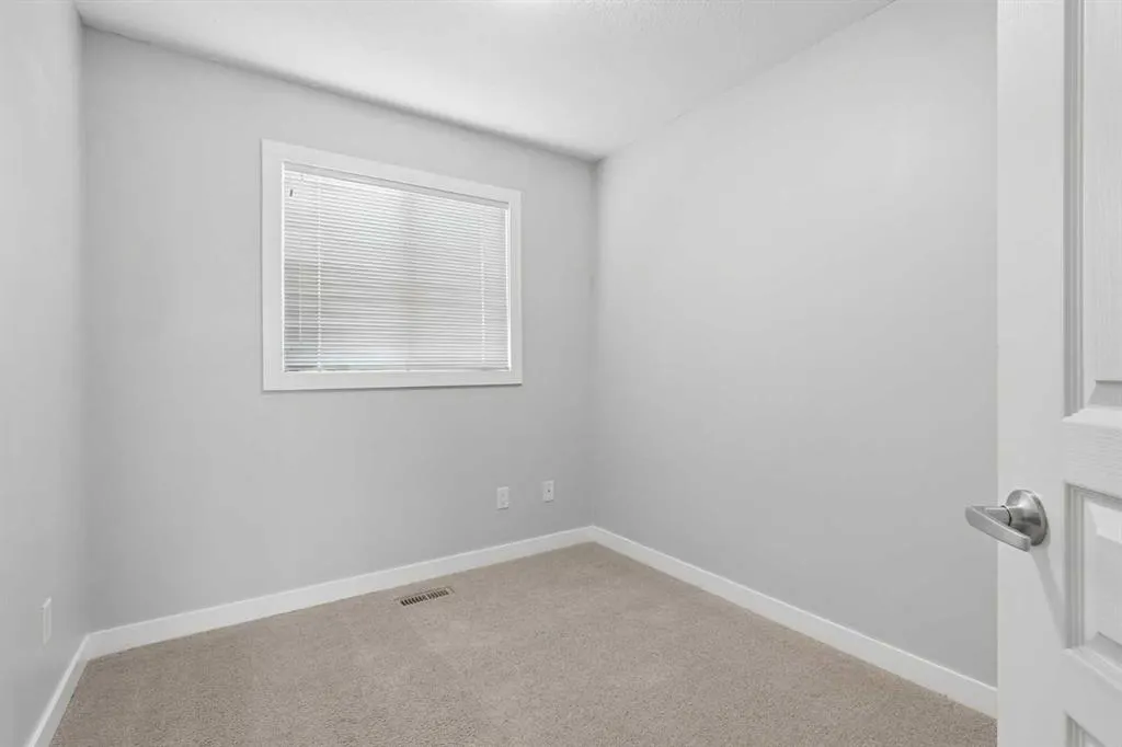 237 Silkstone Road W #4
