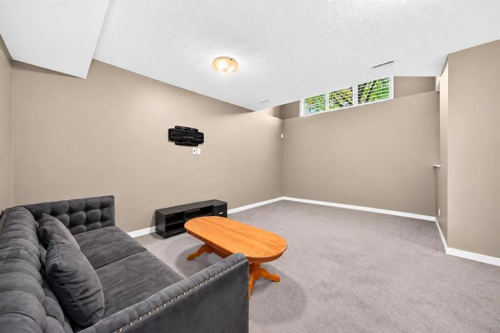 1046 New Brighton Park SE