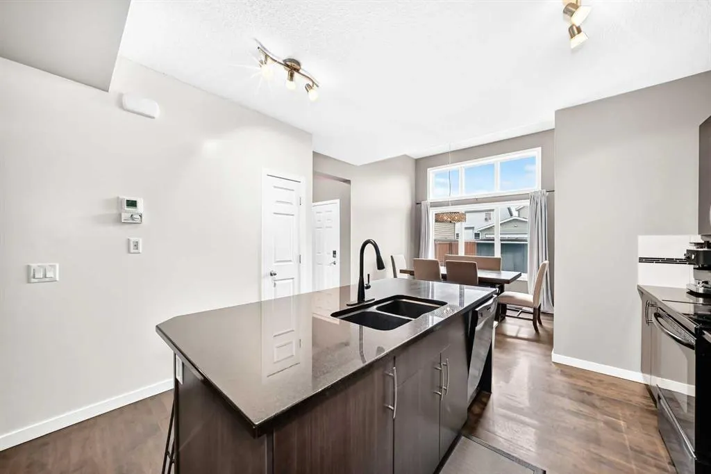 1046 New Brighton Park SE