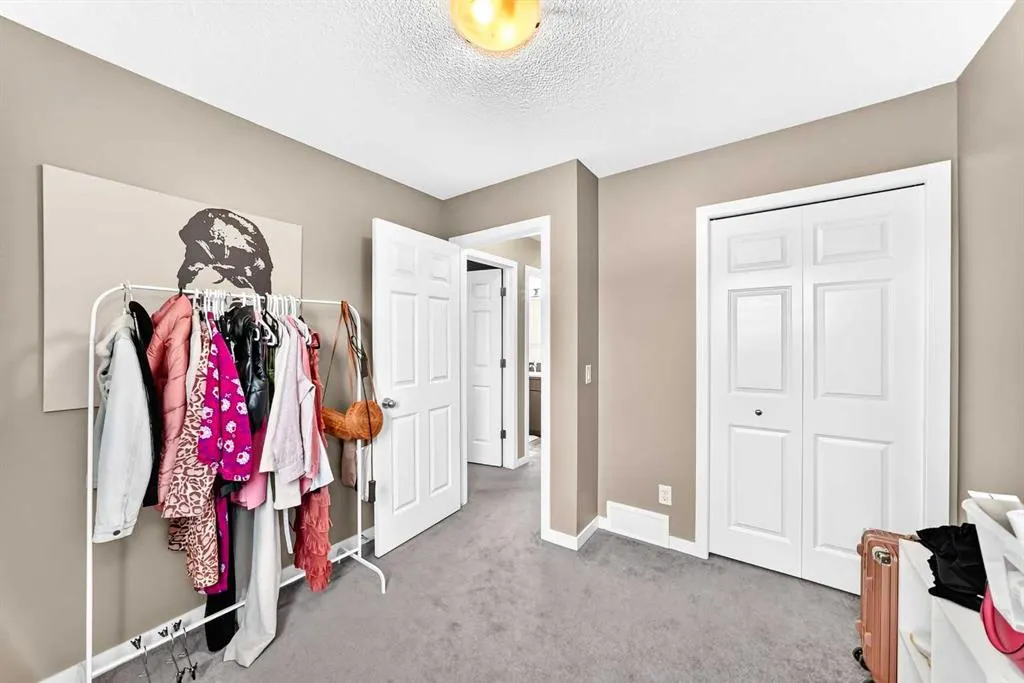 1046 New Brighton Park SE