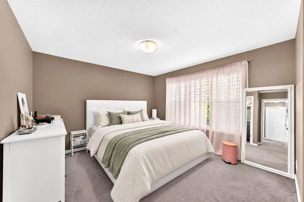 1046 New Brighton Park SE