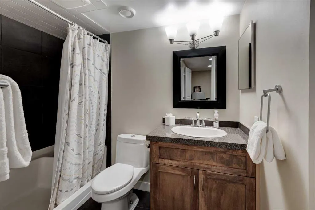 300 New Brighton Landing SE
