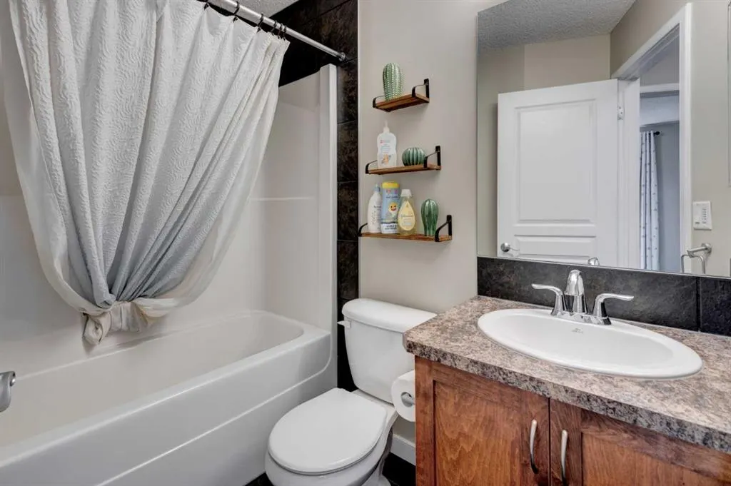 300 New Brighton Landing SE