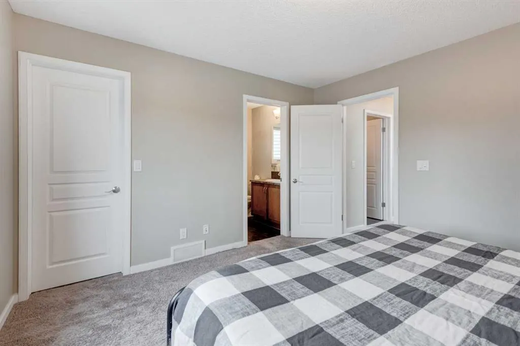 300 New Brighton Landing SE