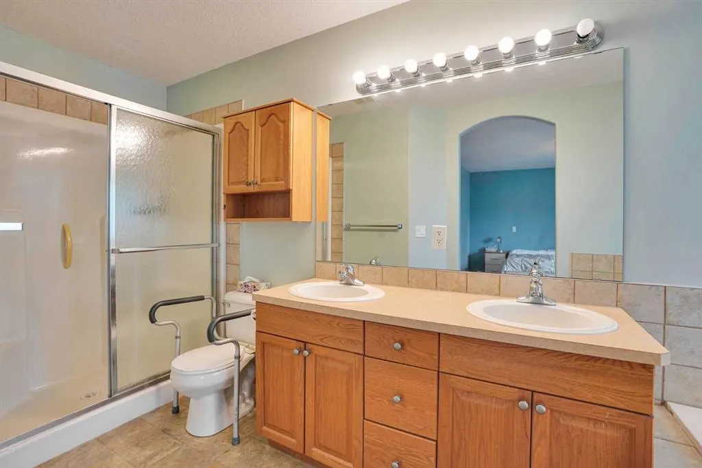 144 Hillcrest Cape