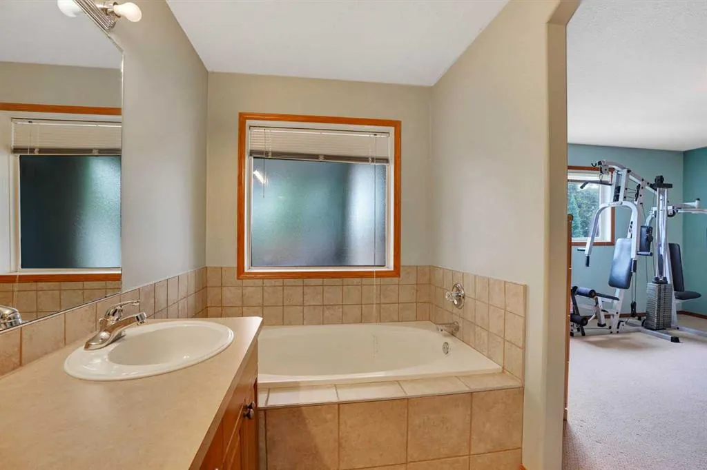 144 Hillcrest Cape