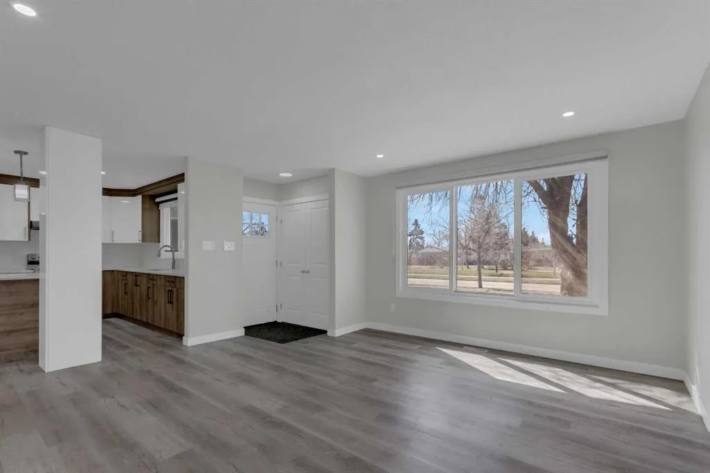 99 Dovercliffe Way SE