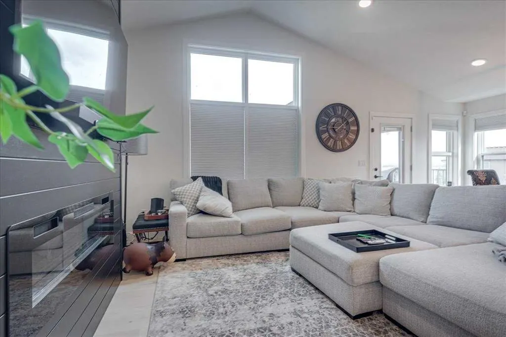 37 Murphy Close SW