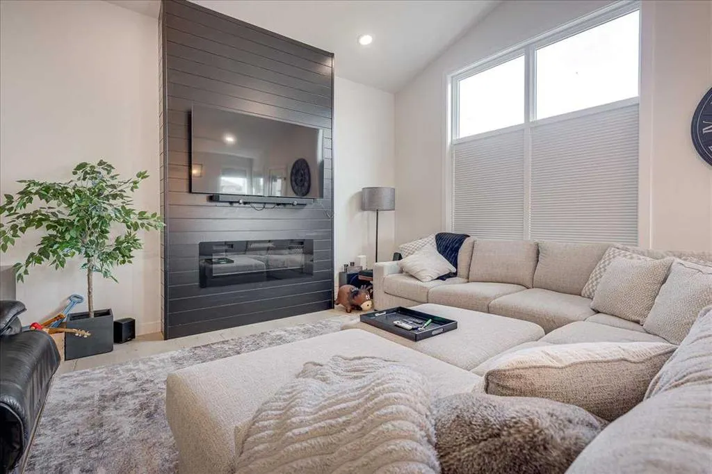 37 Murphy Close SW