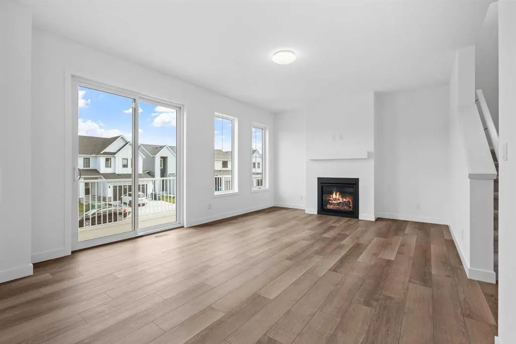 13 Wild Rose Bay SW