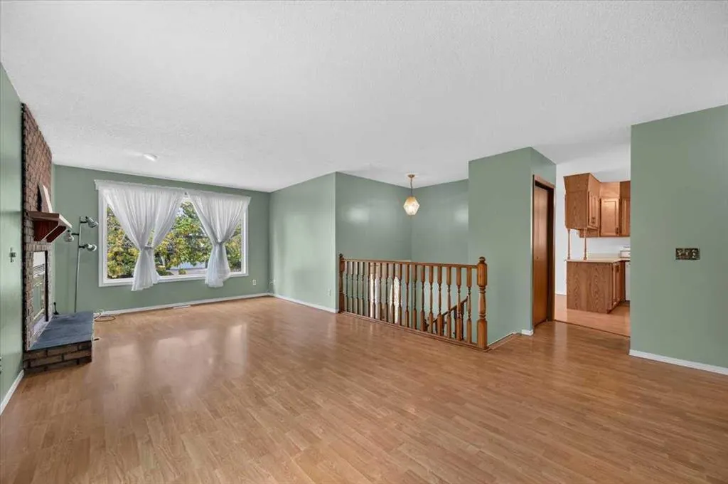 120 Hawkwood Boulevard