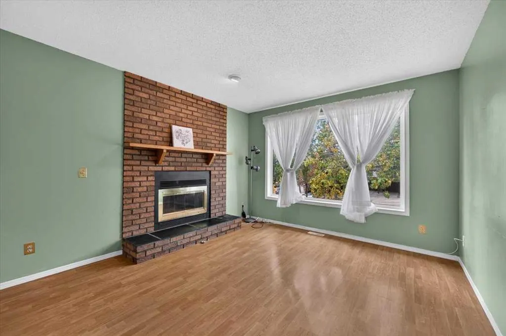 120 Hawkwood Boulevard