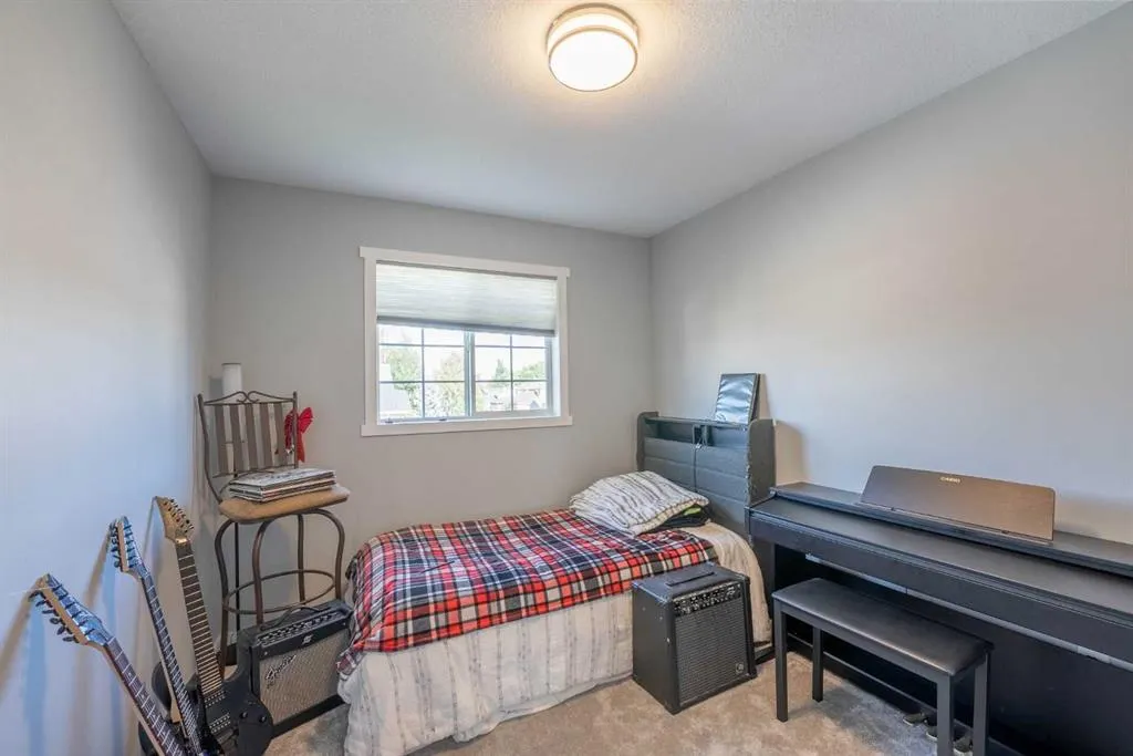 53 Peigan Court W