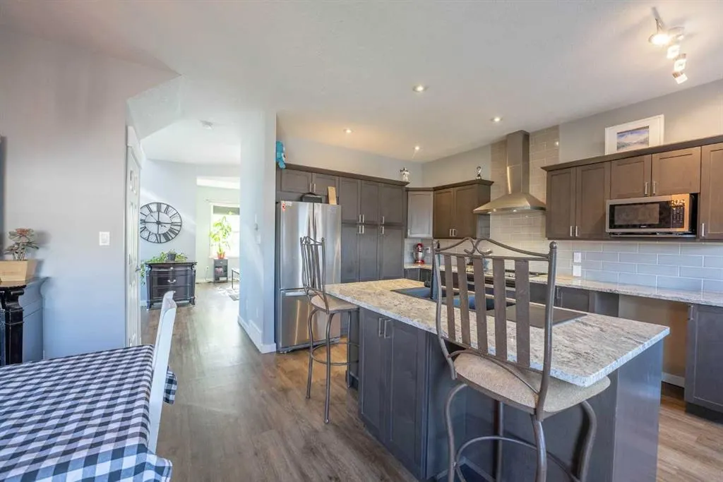 53 Peigan Court W